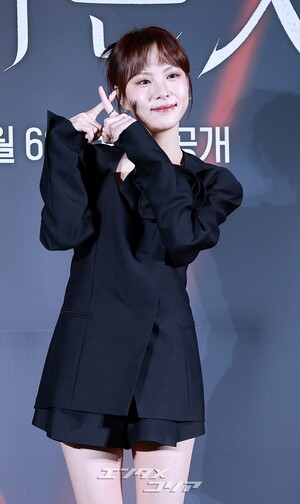 【フォト】イ・ヨルム、上品な黒の装い