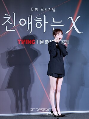 【フォト】イ・ヨルム、上品な黒の装い