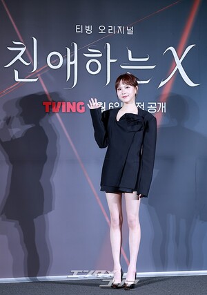 【フォト】イ・ヨルム、上品な黒の装い