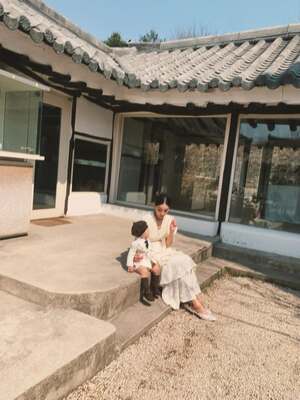 【フォト】シングルマザーのムン・ガビ　「チョン・ウソンとの婚外子」息子の写真初公開…ラブリー親子の日常