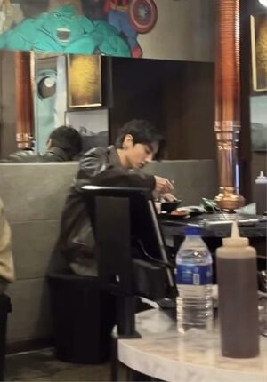 BTSジョングク 焼肉店で「ひとりご飯」…マネージャー連れず「気さくさが魅力」