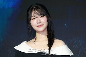 【フォト】チョ・ユンスの上品なワンピース姿とすがすがしいほほ笑み