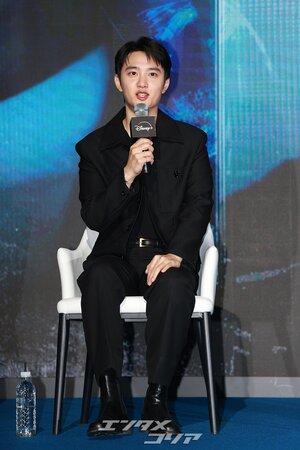 【フォト】初めて悪役演じるド・ギョンス、隠せないキュートさ