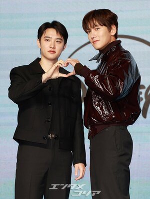 【フォト】ド・ギョンス＆チ・チャンウク、イケメンたちのハートのポーズ