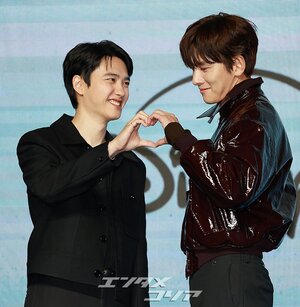 【フォト】ド・ギョンス＆チ・チャンウク、イケメンたちのハートのポーズ