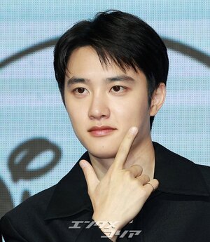 【フォト】チ・チャンウク＆ド・ギョンス＆イ・グァンスら『捏造された都市』のキャストたち、力強いポーズ