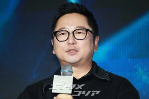 【フォト】チ・チャンウク＆ド・ギョンス＆イ・グァンスら『捏造された都市』のキャストたち、力強いポーズ