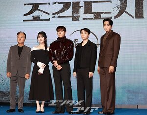 【フォト】チ・チャンウク＆ド・ギョンス＆イ・グァンスら『捏造された都市』のキャストたち、力強いポーズ