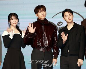 【フォト】チ・チャンウク＆ド・ギョンス＆イ・グァンスら『捏造された都市』のキャストたち、力強いポーズ