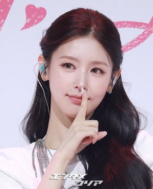 【フォト】i-dleミヨン、人形のような美しさでソロミニアルバムの先行公演