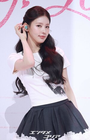 【フォト】i-dleミヨン、人形のような美しさでソロミニアルバムの先行公演