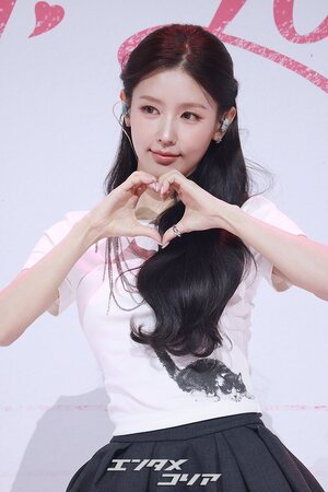 【フォト】i-dleミヨン、人形のような美しさでソロミニアルバムの先行公演