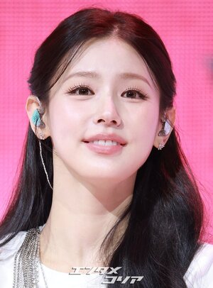 【フォト】i-dleミヨン、人形のような美しさでソロミニアルバムの先行公演