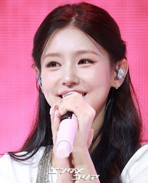 【フォト】i-dleミヨン、人形のような美しさでソロミニアルバムの先行公演