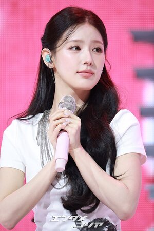 【フォト】i-dleミヨン、人形のような美しさでソロミニアルバムの先行公演