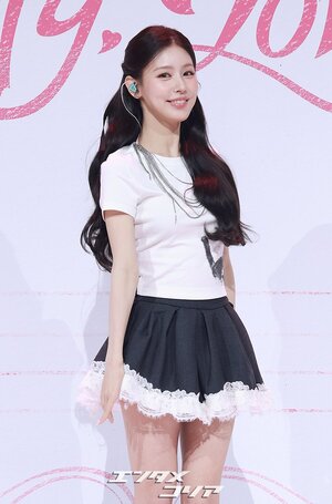 【フォト】i-dleミヨン、人形のような美しさでソロミニアルバムの先行公演