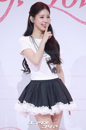 【フォト】i-dleミヨン、人形のような美しさでソロミニアルバムの先行公演