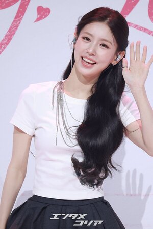 【フォト】i-dleミヨン、人形のような美しさでソロミニアルバムの先行公演