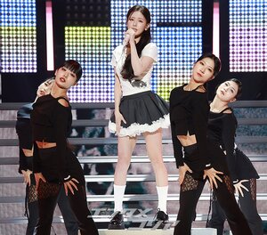 【フォト】i-dleミヨン、ステージをいっぱいに満たす歌声