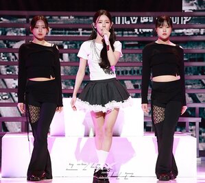 【フォト】i-dleミヨン、ステージをいっぱいに満たす歌声