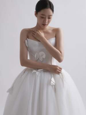 【フォト】ハム・ウンジョン、上品＆すっきりしたウエディング写真公開…清純な魅力アピール