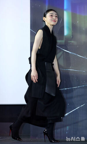 【フォト】イ・ユミ＆チョン・ソニ、そっくりのほほ笑み