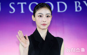 【フォト】イ・ユミ＆チョン・ソニ、そっくりのほほ笑み