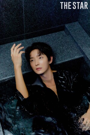 【フォト】43歳イ・ジュンギ、大阪で相変わらず若々しい魅力アピール