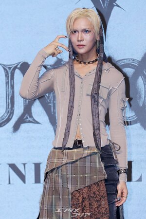 【フォト】XLOVヒョン、吸い込まれそうなブルーアイ