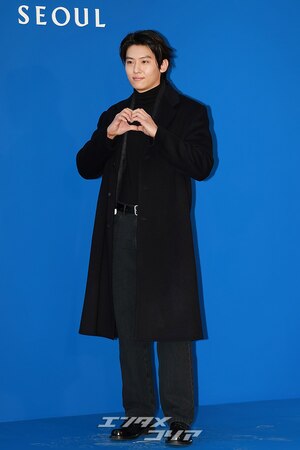 【フォト】DEX、オールブラック・コーデでシックな雰囲気