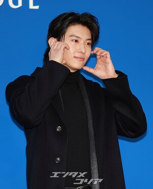 【フォト】DEX、オールブラック・コーデでシックな雰囲気