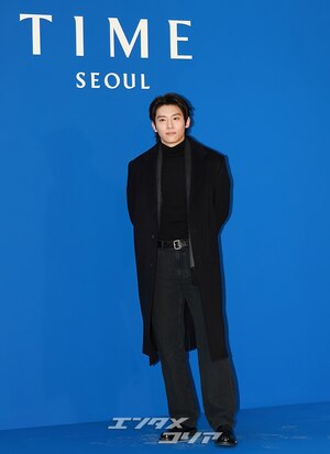 【フォト】DEX、オールブラック・コーデでシックな雰囲気