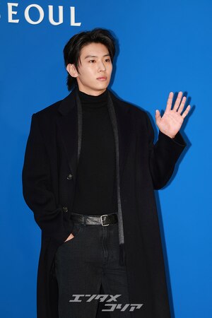 【フォト】DEX、オールブラック・コーデでシックな雰囲気