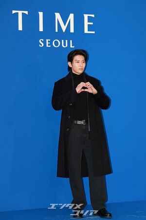 【フォト】DEX、オールブラック・コーデでシックな雰囲気