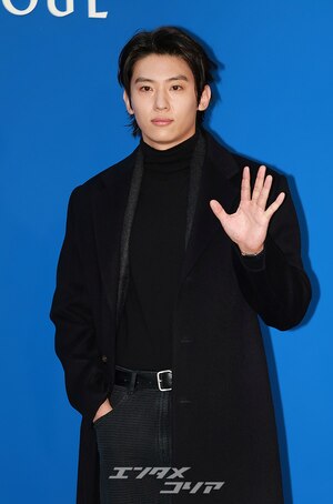 【フォト】DEX、オールブラック・コーデでシックな雰囲気