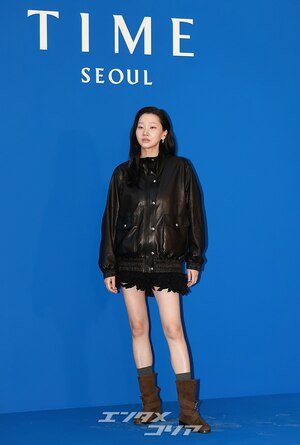 【フォト】チャン・ユンジュ、元祖トップモデルのオーラ！　レザージャケットがおしゃれ