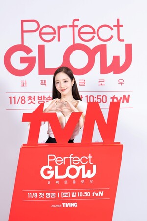 【フォト】頭からつま先まで美しいパク・ミニョン、知的な雰囲気