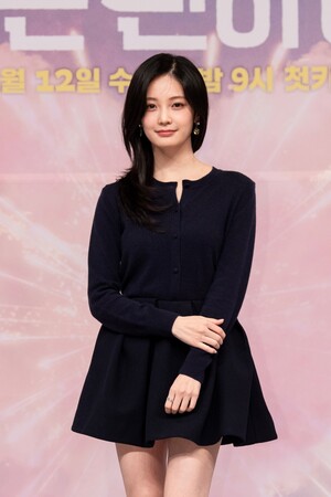 【フォト】キム・ムジュン×ウ・ダビ、シングルファーザーと財閥の娘