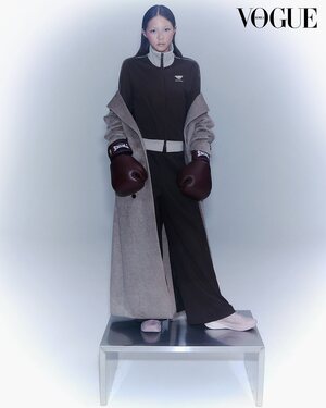 【フォト】14歳の紗蘭さん、「VOGUE」グラビアで振りまく強烈なオーラ…少女の新たな顔