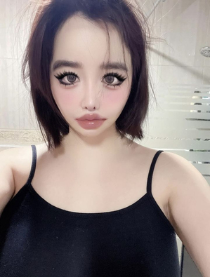 2NE1ボム、「治療が必要」という現所属事務所のコメントを否定