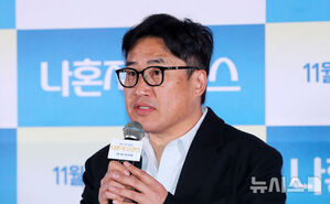 【フォト】キム・ソンフン監督＆イ・グァンス「『ひとりぼっちのプリンス』見てね」