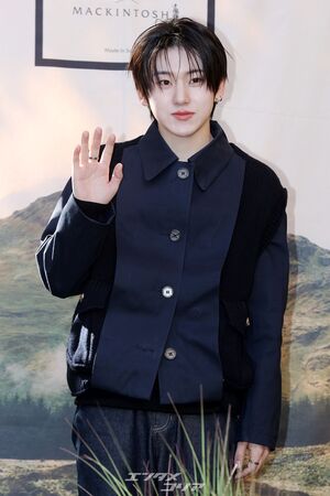 【フォト】KickFlipゲフン＆ミンジェ、仲良くハートのポーズ