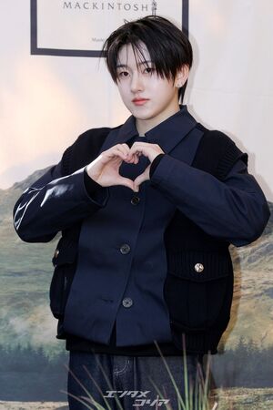 【フォト】KickFlipゲフン＆ミンジェ、仲良くハートのポーズ