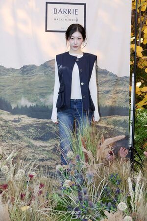 【フォト】秋コーデが愛らしいITZY、「BARRIE×MACKINTOSH」コラボイベントに出席