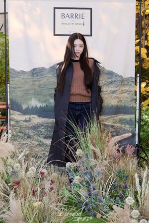 【フォト】秋コーデが愛らしいITZY、「BARRIE×MACKINTOSH」コラボイベントに出席