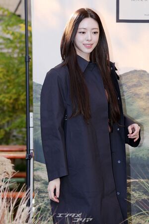 【フォト】秋コーデが愛らしいITZY、「BARRIE×MACKINTOSH」コラボイベントに出席