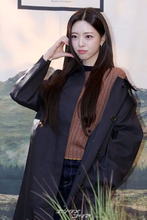 【フォト】秋コーデが愛らしいITZY、「BARRIE×MACKINTOSH」コラボイベントに出席