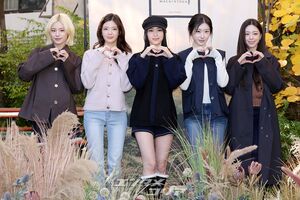 【フォト】秋コーデが愛らしいITZY、「BARRIE×MACKINTOSH」コラボイベントに出席