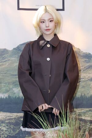 【フォト】秋コーデが愛らしいITZY、「BARRIE×MACKINTOSH」コラボイベントに出席