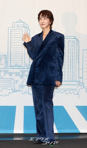 【フォト】チン・ソヨン、マニッシュコーデの定番…格の違うカリスマ